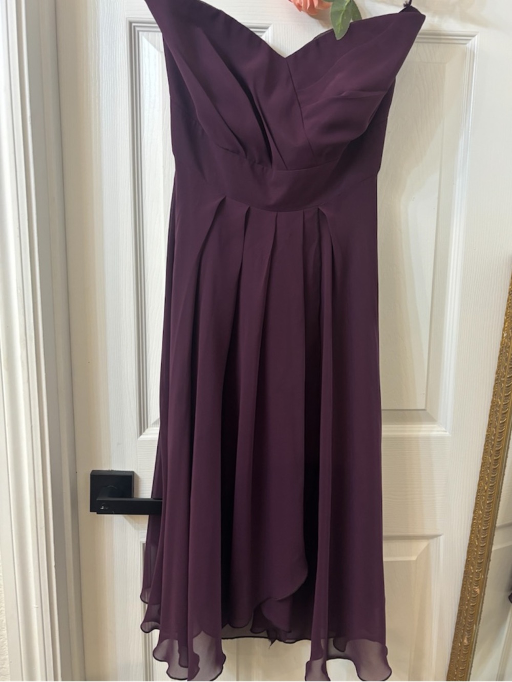Elegant Strapless A-Line Dress in Deep Plum
